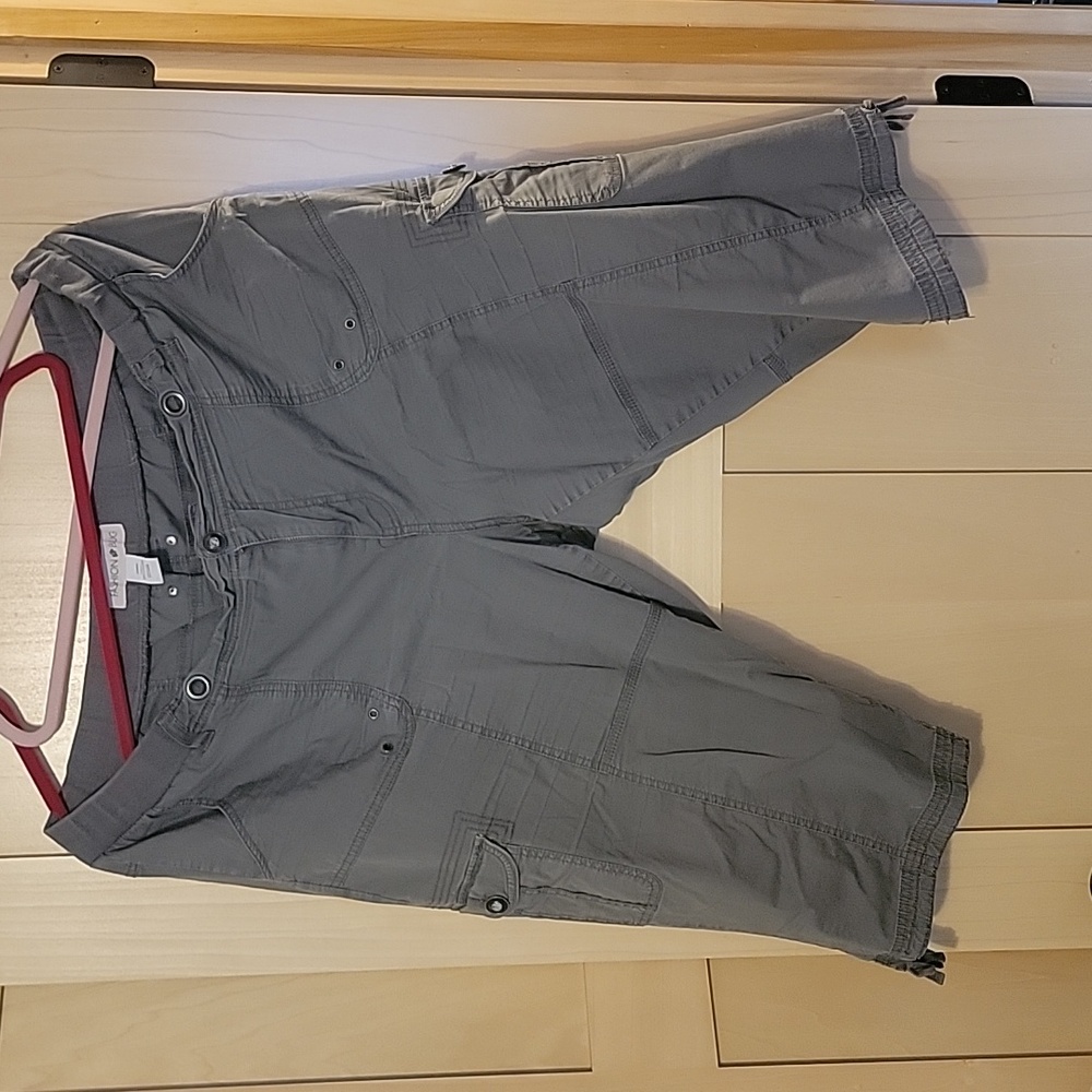 Fashion Bug Capri, Size 24, Grey